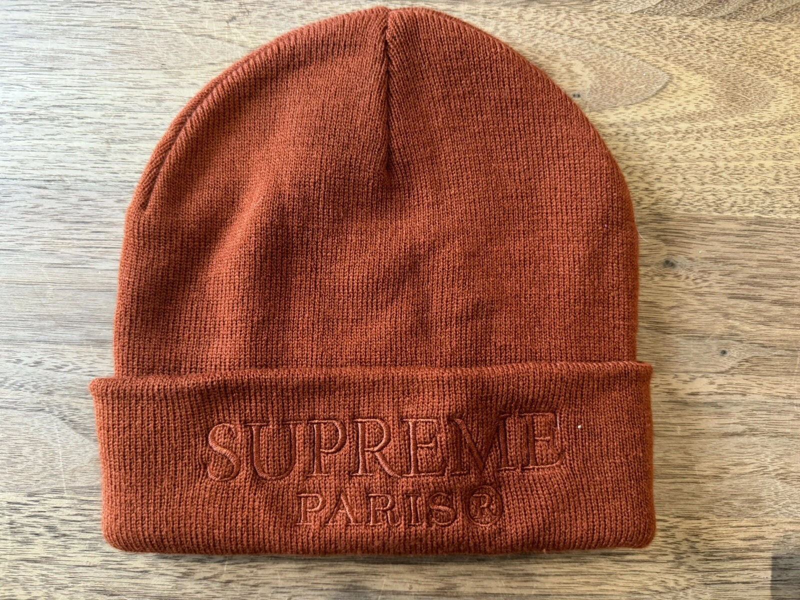 Beanie logo tonal Supreme Paris SS19   Marron * Taille unique * Excellent tout autour