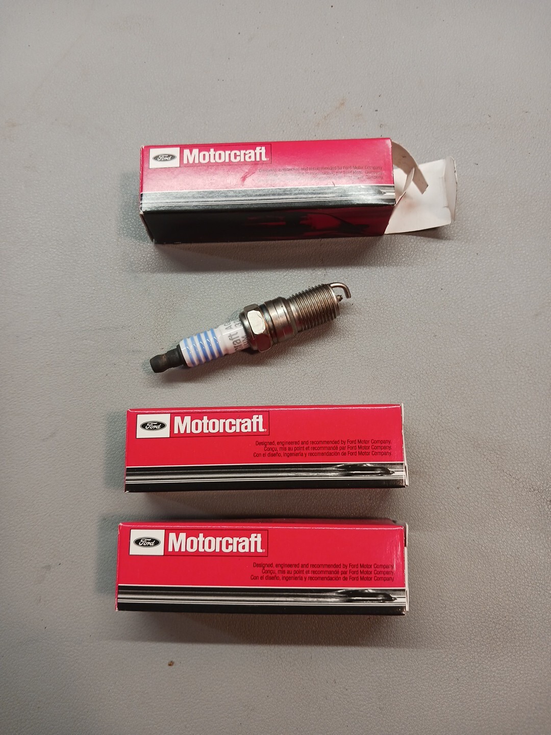 3 Genuine Motorcraft Platinum Spark Plugs SP-493 AGSF32PM