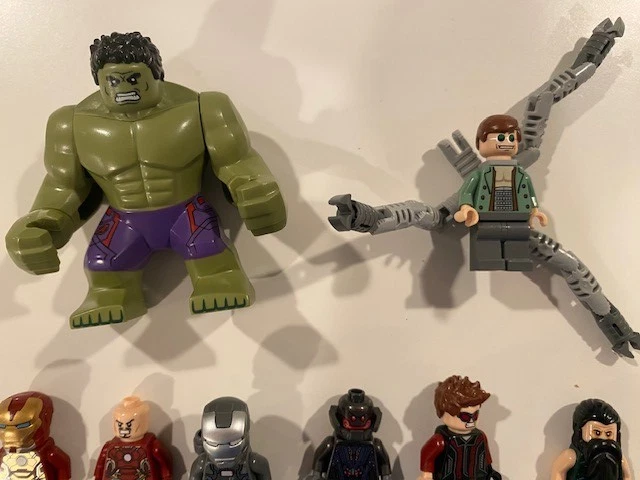 LEGO Marvel Minifigura LOTE 20 Minifiguras Vengadores Iron, Man, Doc Ock, Hulk Thor Foto 2 de 4