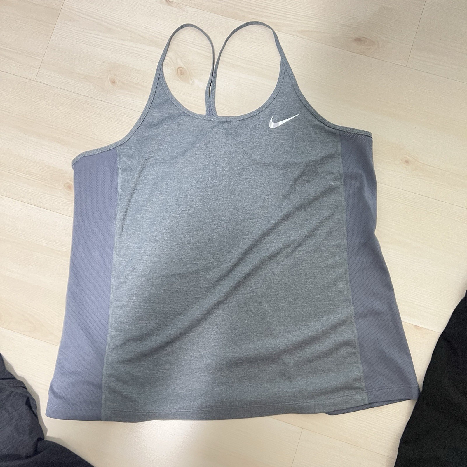 Lot Of 3 Nike Gaiam Tank Tops Women’s XL Racerback Dri-fit Loose Blue Black thumbnail 4