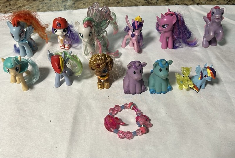 My Little Pony Figure Lot w/ Accessories Rainbow Dash Twilight Sparkle Plastic