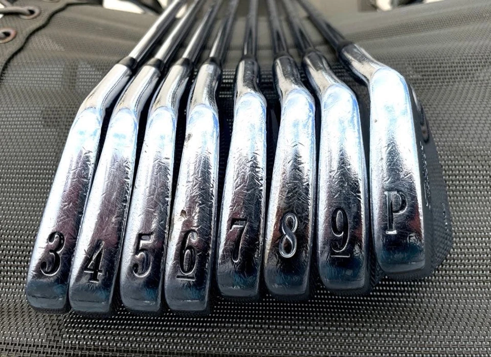 Titleist 690MB Iron Set 3-PW 8pcs Dynamic Gold S300 Stiff RH Japan Golf Club - Image 2 of 4