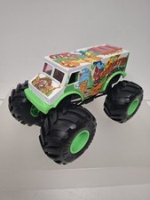 HOT WHEELS MONSTER TRUCKS MONSTER PORTIONS SCALE 1/24 MONSTER TRUCK LARGE TRUCK