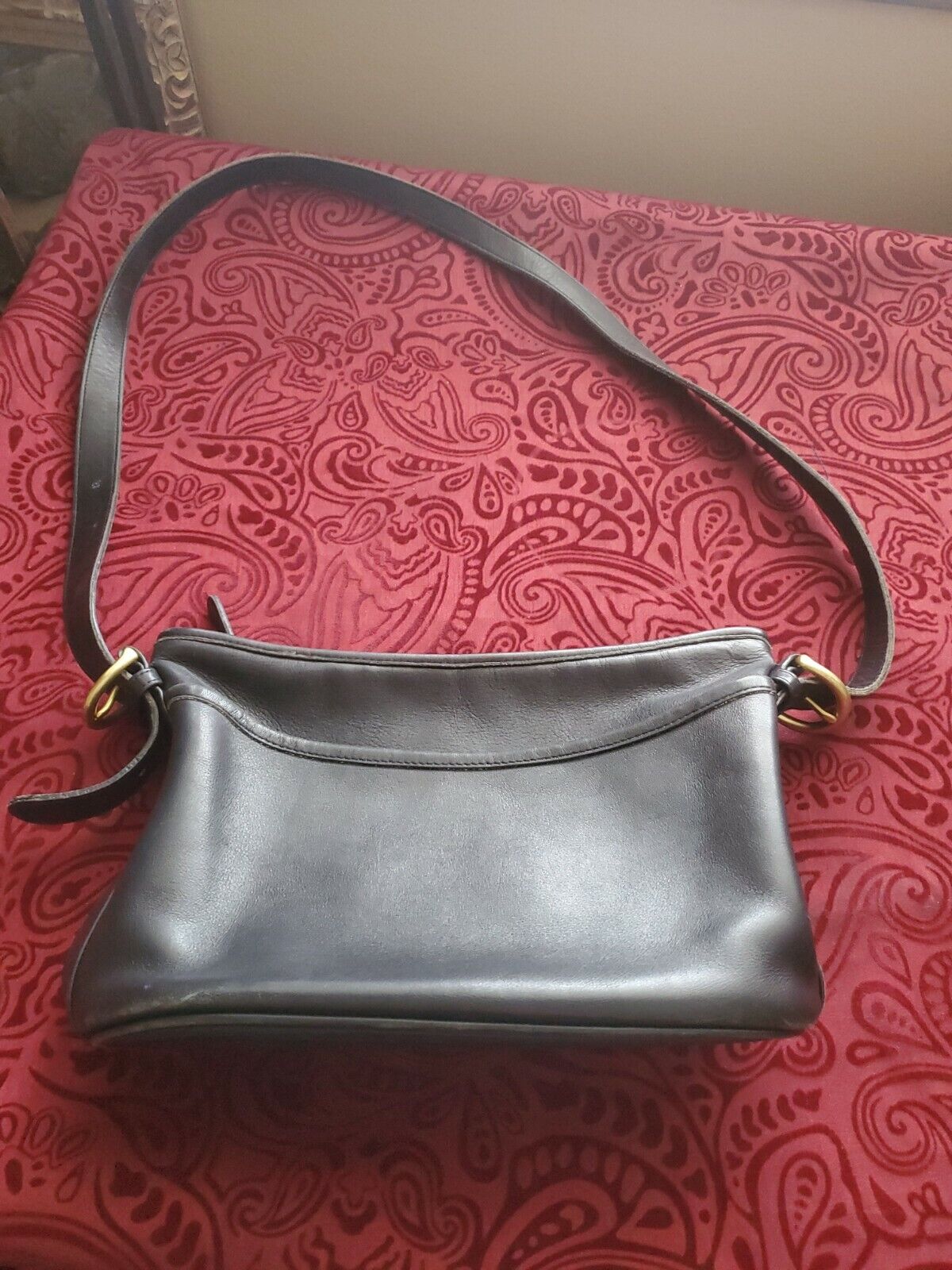 Vintage COACH Worth 4143 Leather Shoulder Handbag… - image 1