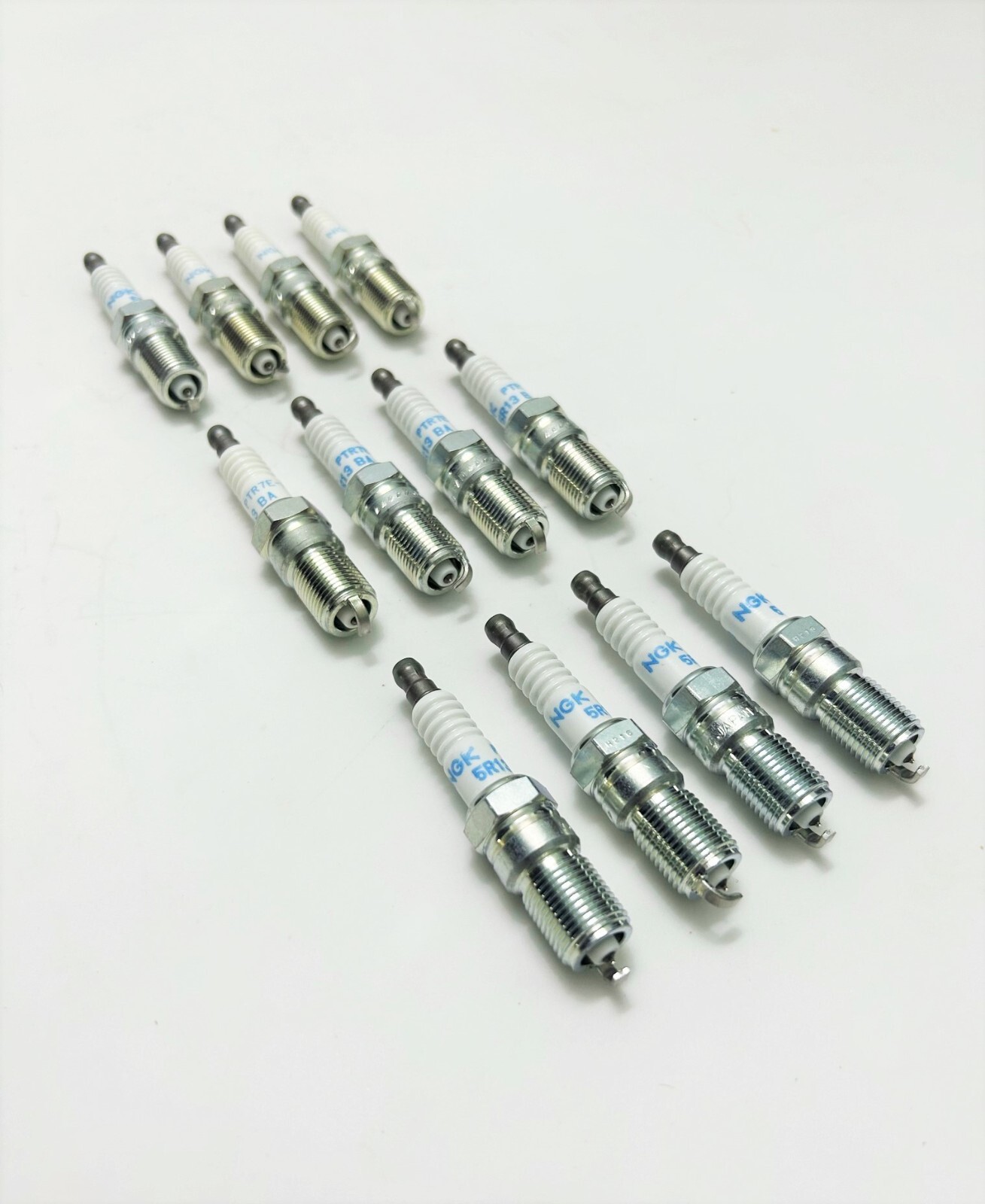 ➥Aston Martin ➥DB9 DBS Vanquish Rapide Virage V12 Vantage Zagato Spark Plugs Set