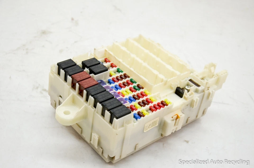 Honda CR-Z 2013 unidad de control de relé de caja de fusibles delantera izquierda #3820B-SZT-A1 OEM Foto 2 de 4