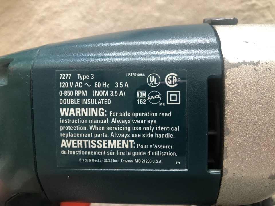 Black and Decker 1/2" Drill no. 7277 Type 3 Reversible Hammer W/ Handle & Key - Image 4 of 4