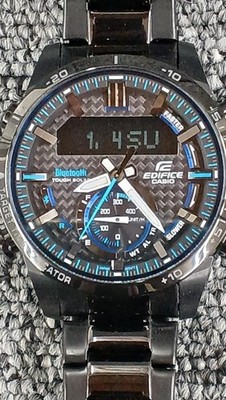 Quartz analog wristwatch model ECB 800 CASIO