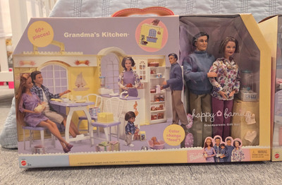 Barbie Happy Family Grandma's Kitchen Grandparents Gift Set