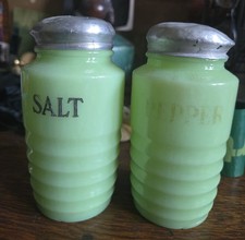 Jadeite Deco Vintage Salt & Pepper Shakers Green Ribbed With Original Lids