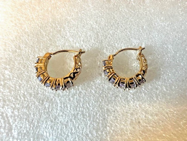 Pendientes Huggie Aro Amatista Oro Amarillo 14K Estate Foto 2 de 4