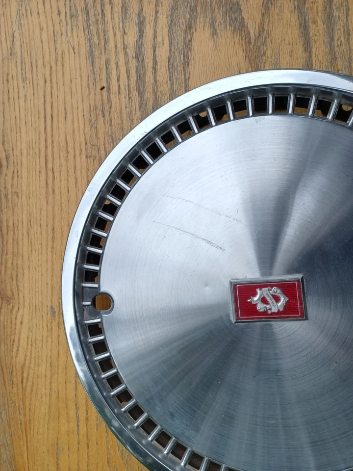 Oldsmobile Cutlass Ciera 轮毂盖 1983 - 1988 适合 14 英寸车轮 22520653 — 第 3/4 张图片