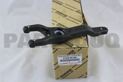 TOYOTA Genuine Clutch Release Fork Sub-Assembly 31204-20100