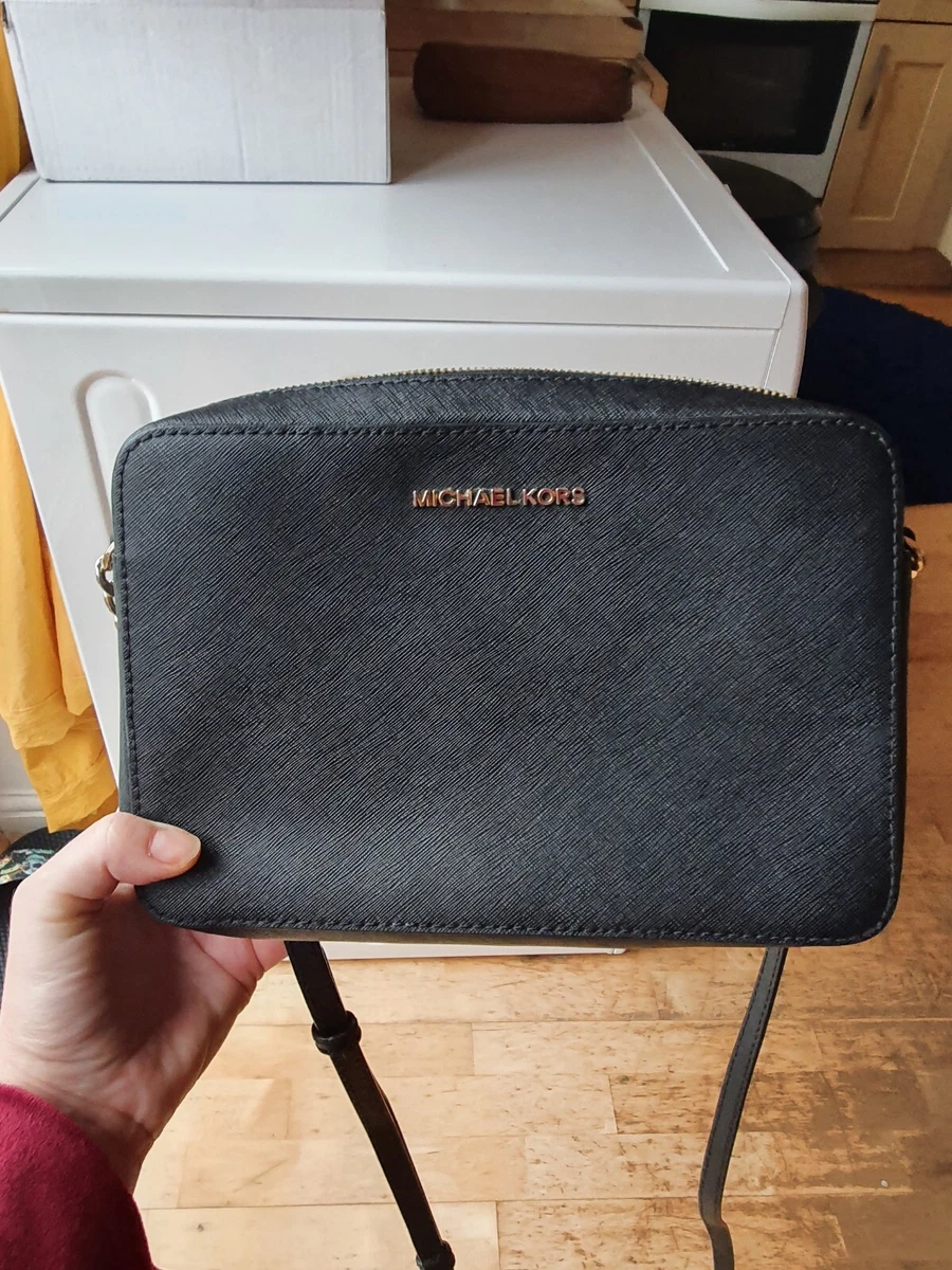 Michael kors camera store bag crossbody