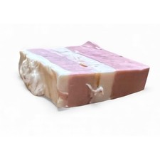 Jabón hidratante y limpiador de leche de burro "Lovespell" hecho a mano 4 oz.