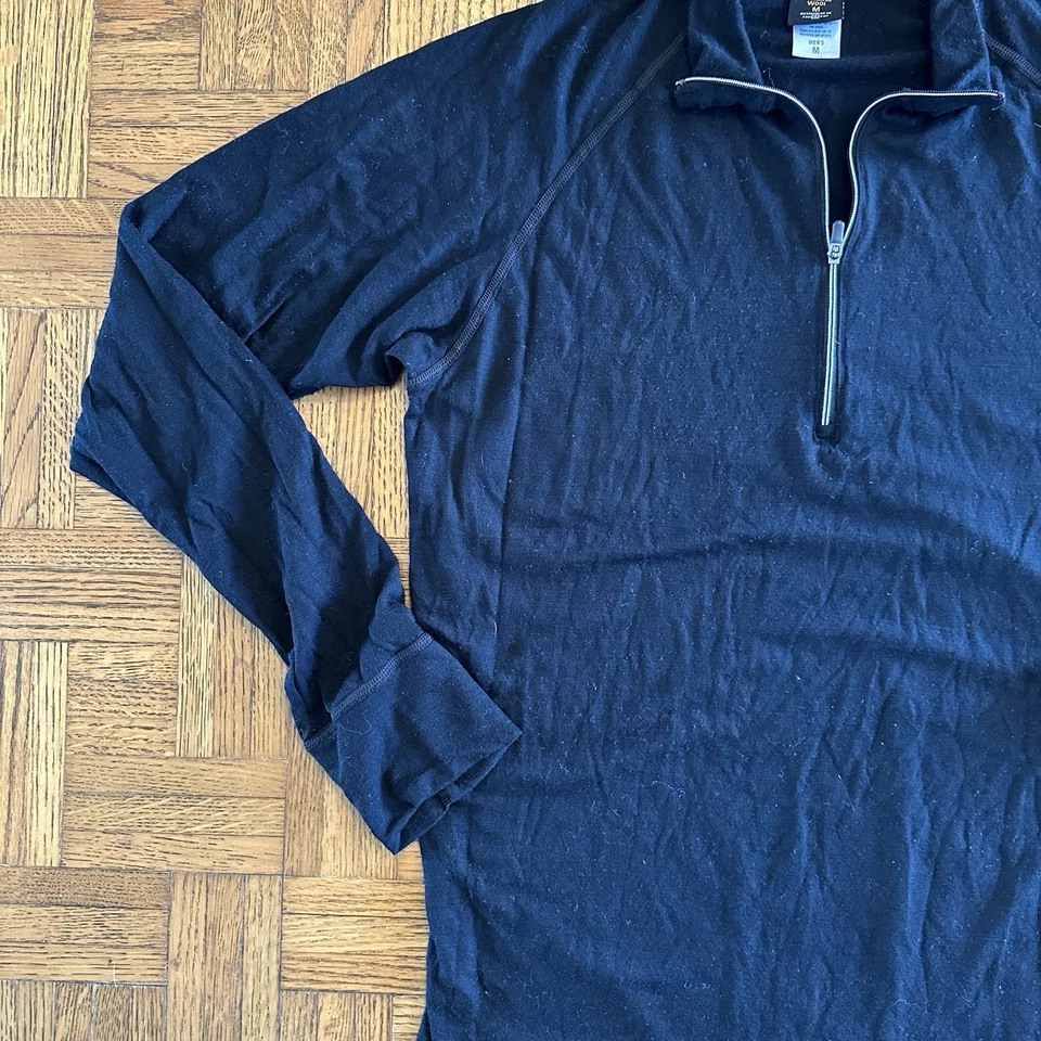 Patagonia Men's Capilene Base Layer 1/2 Zip Shirt Black Medium 100% Merino Wool - Image 3 of 4