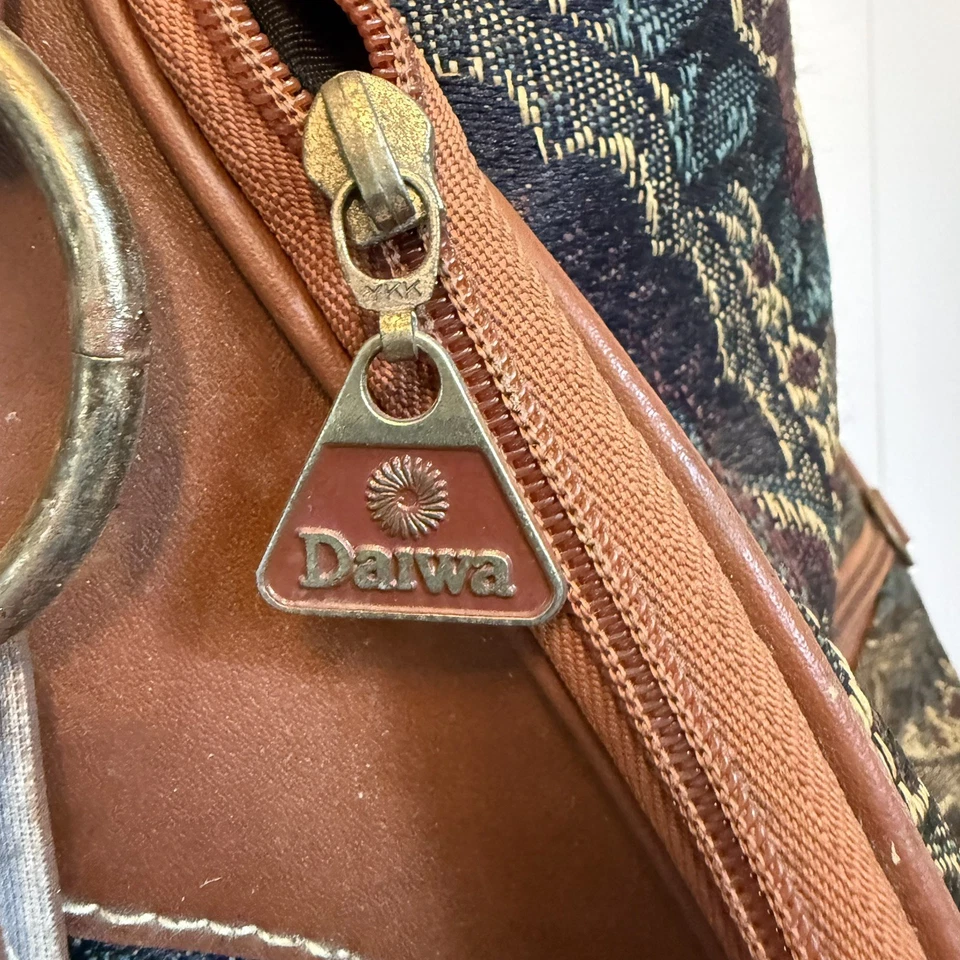 Bolsa de golfe Daiwa Coach Collection tapeçaria e couro capa de chuva feminina outono coll - Imagem 2 de 4