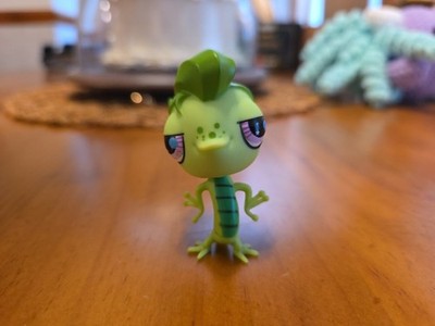 Littlest Pet Shop LPS Vinnie Terrio Green Lizard Gecko Figure Hasbro authentic