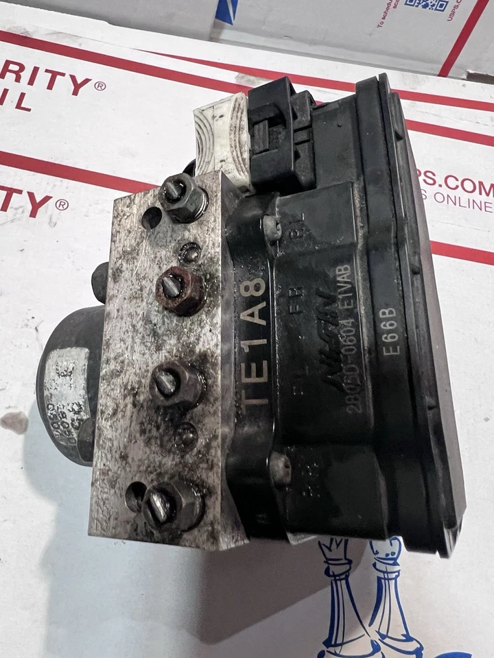 57110-TE1-A82 2011 HONDA ACUERDO CUPÉ 3,5 L MT VSA ANTIBLOQUEO BOMBA ABS MODULADOR Foto 2 de 4