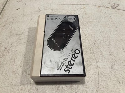 VTG CROWN Japan White Stereo Cassette Player Walkman Model SZ-11
