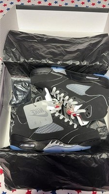 Jordan Air Jordan 5 metallic size 7 come with box shoes are original!!