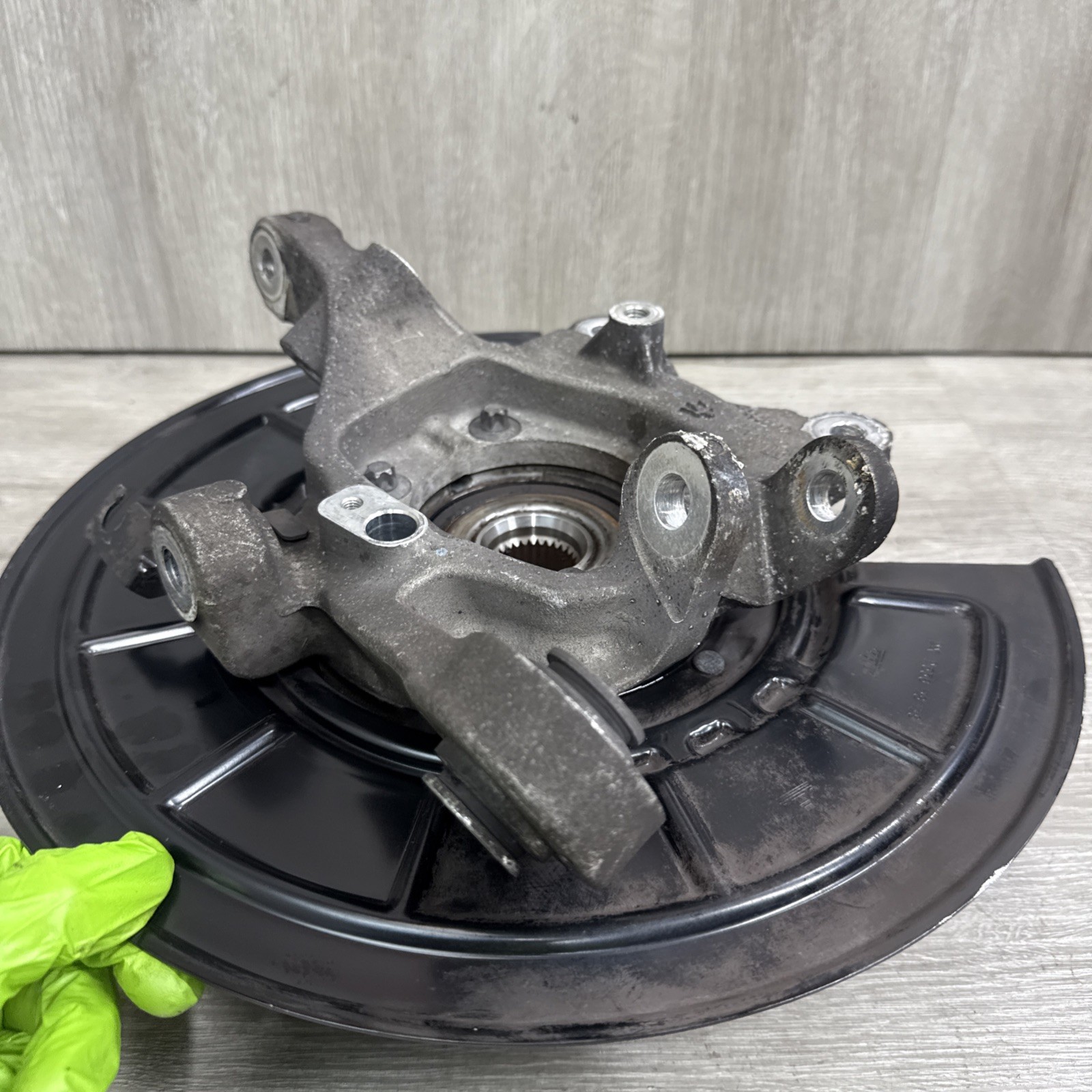 ✅14-17 Maserati Quattroporte S Rear Left Driver Side Spindle Knuckle Hub Bearing