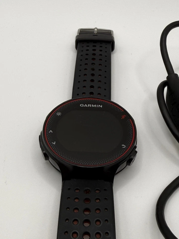 Garmin Forerunner 235 GPS Sportuhr schwarz rot – inkl. Ladekabel - Bild 2 von 3