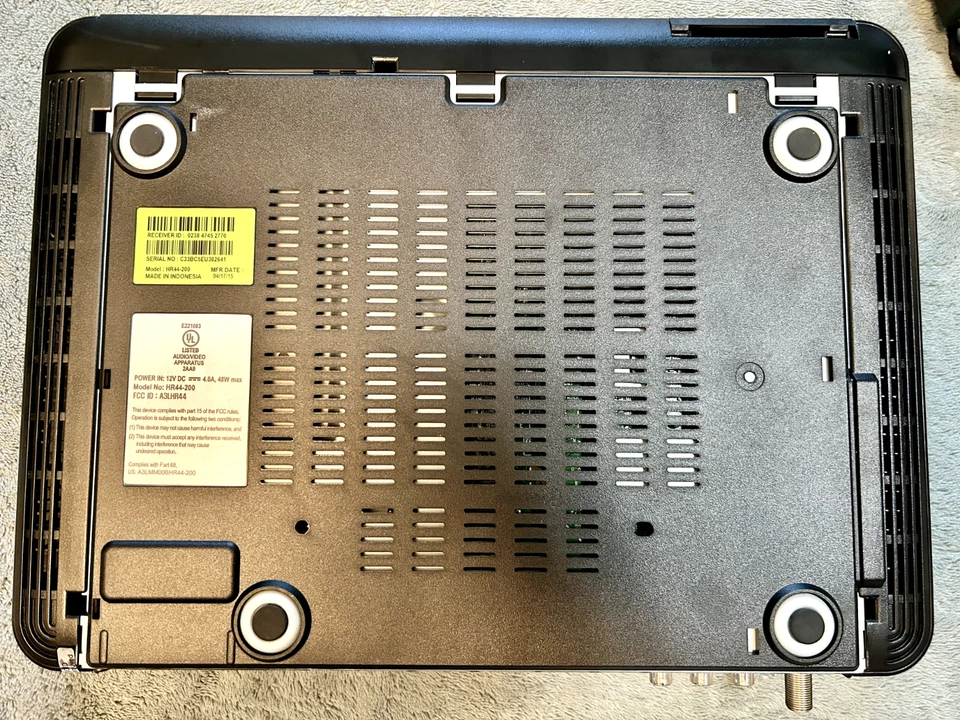 DIRECTV HR44-200 HD DVR Receiver w/ C51-700 Mini Genie Home Client Bundle - Image 2 of 4