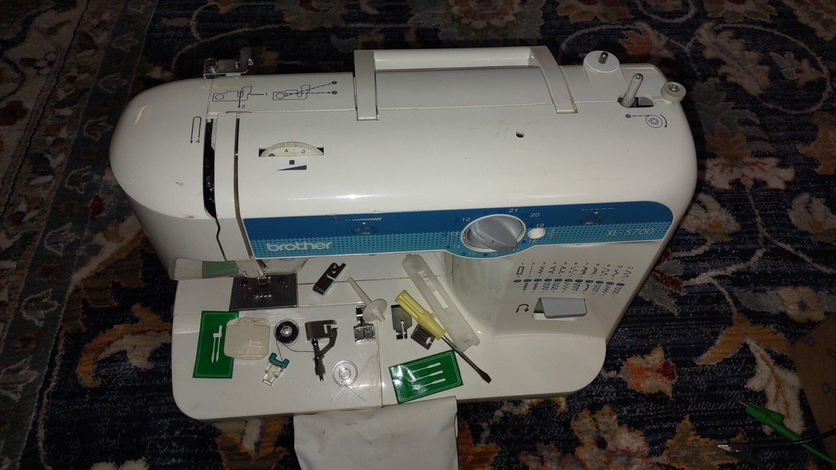 USA製 FIVE BROTHER XL Genuine Brother XL5700 Sewing Machine Working No Power Cord, Has