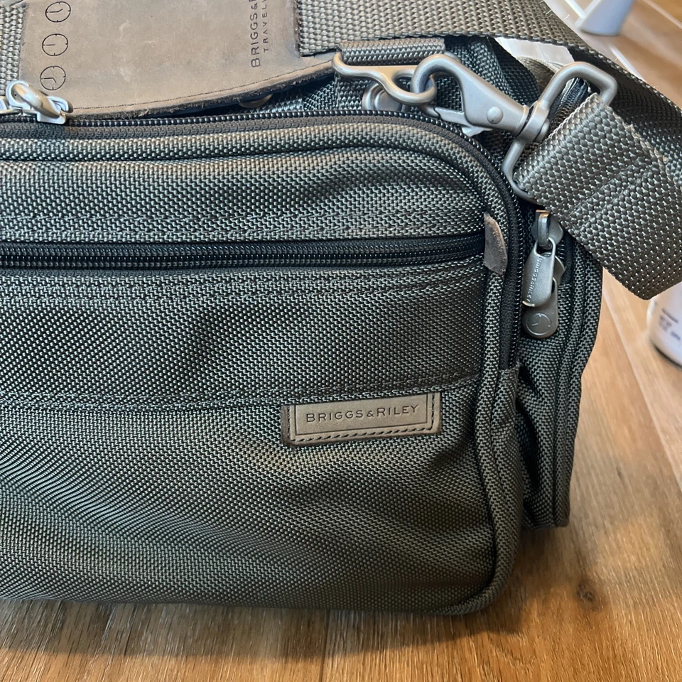 Briggs & Riley Baseline Underseat Nylon Duffle Bag Carry-On Olive Green 17x11x8 - Image 3 of 4