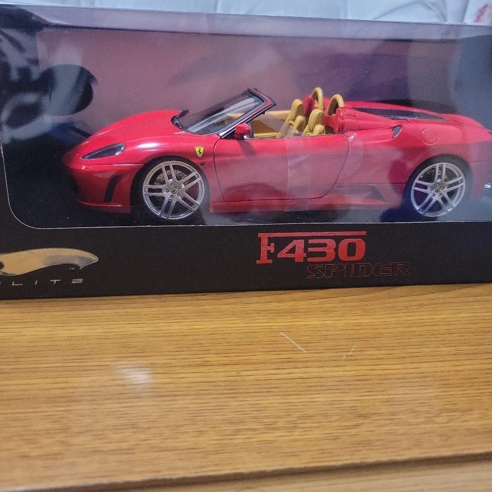 Mattel Hot Wheels Elite Ferrari F430 Spider 1/18 Limited Edition auto pressofusa - Immagine 2 di 4