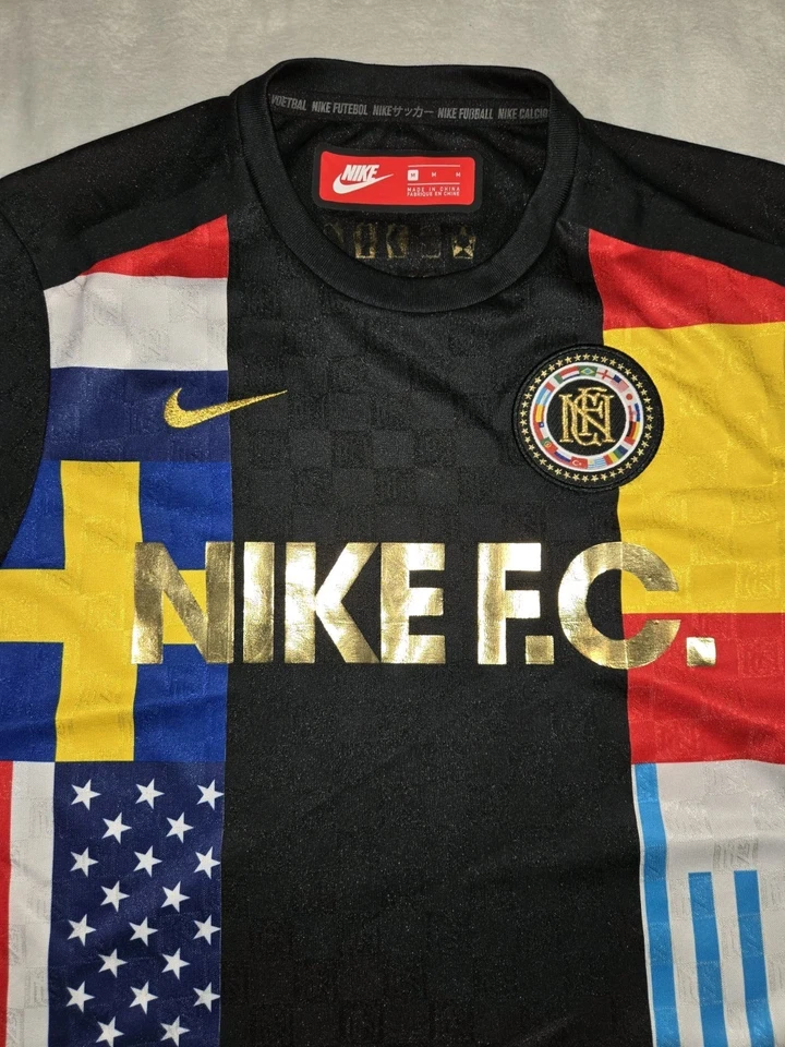 Camiseta deportiva Nike FC Banderas Club Fútbol Copa Naciones Negra Para Hombre Mediana Fútbol Foto 3 de 4