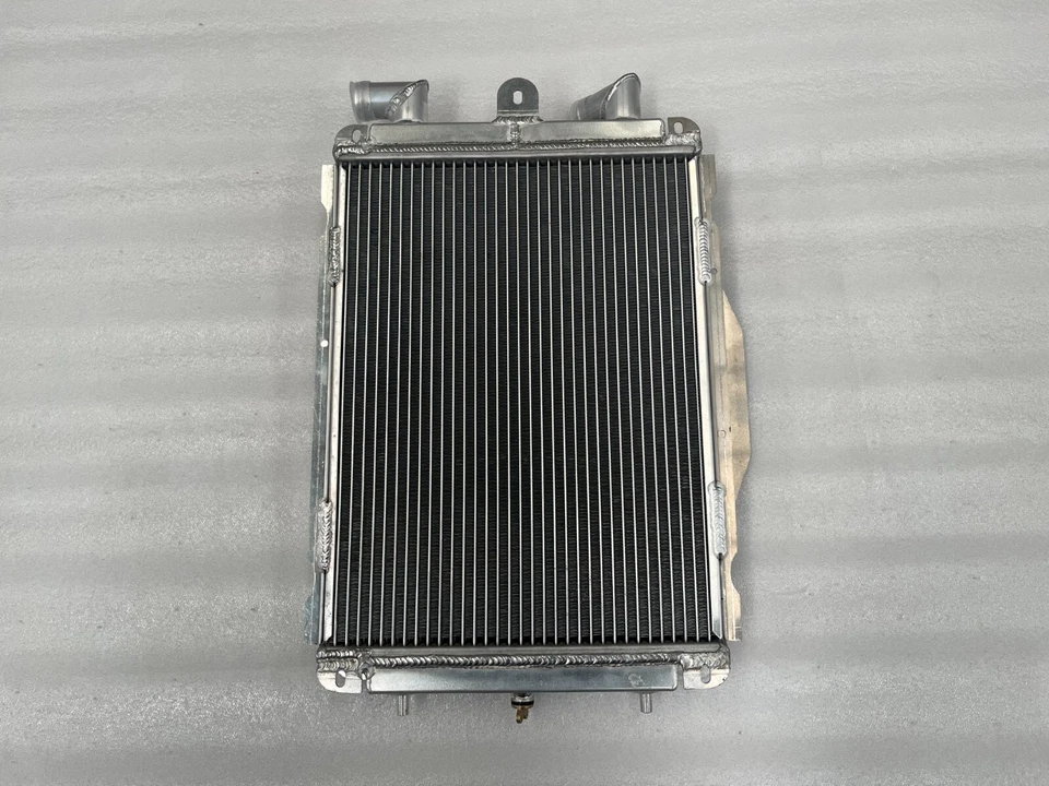 Radiator For Ferrari 355 F355 GTS/Spider With Sensor Hole 1994-1999 LEFT SIDE - Imagem 3 de 4