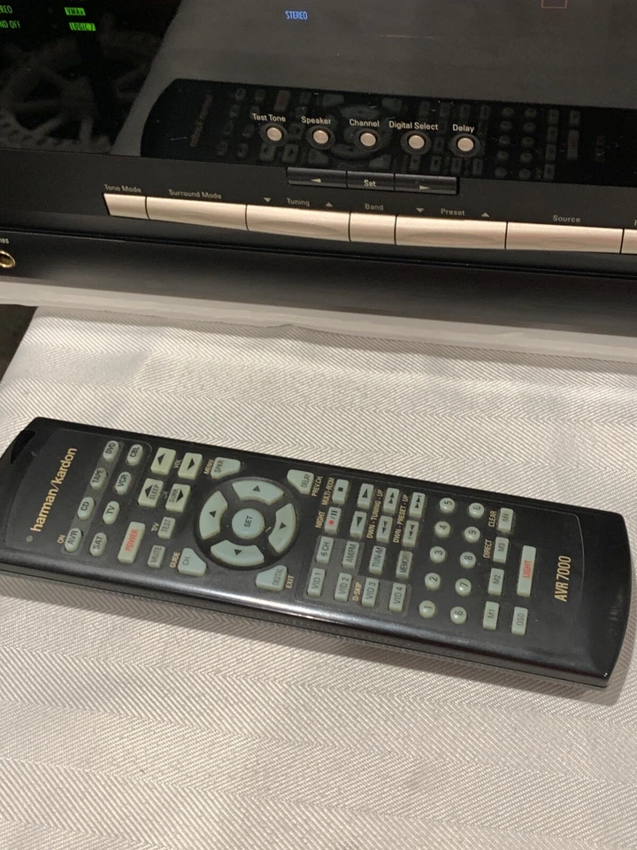 Harman Kardon AVR 7000 AV Digital Receiver 5x 100W, Bundle W/Remote Control Read - Image 4 of 4