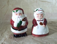 Santa  Mrs. Claus Ceramic Christmas Holiday Salt  Pepper Shakers Papel Brand