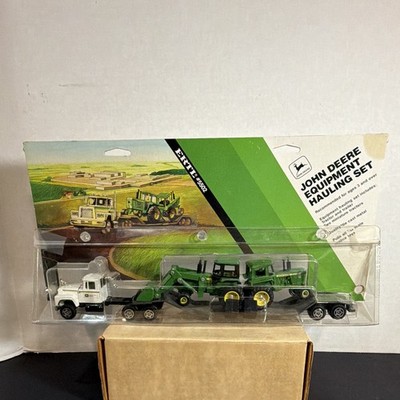 Ertl John Deere Equipment Hauling Set 1:64 Diecast Metal Hauler MPN 5502