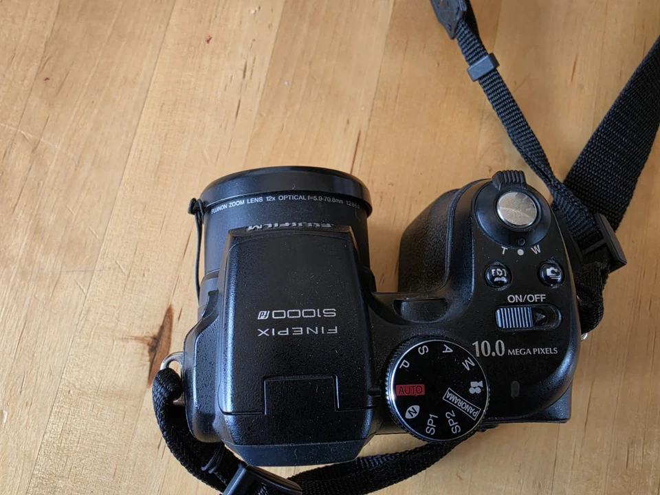 Fujifilm FinePix S1000fd 10MP Digital Camera, photo 3 of 5