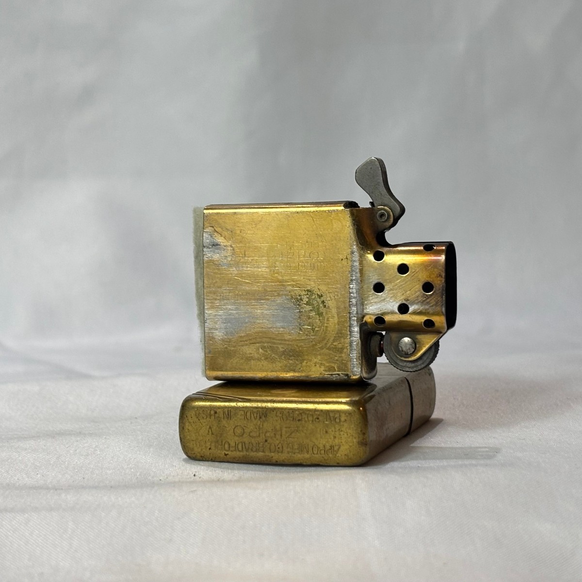 1989 Brass ZIPPO Lighter Vintage Finish Diagonal Lines 1932 