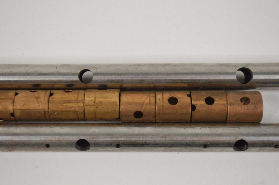 Par de ejes de brazo basculante Chevrolet 1940-1950 216 I6 recto seis falta 1 buje Foto 4 de 4