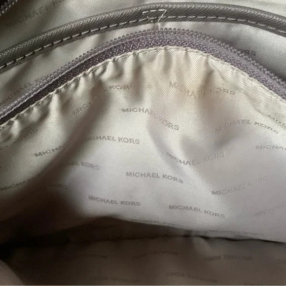 Michael Kors Jet Set Medium Purse Tote thumbnail 8