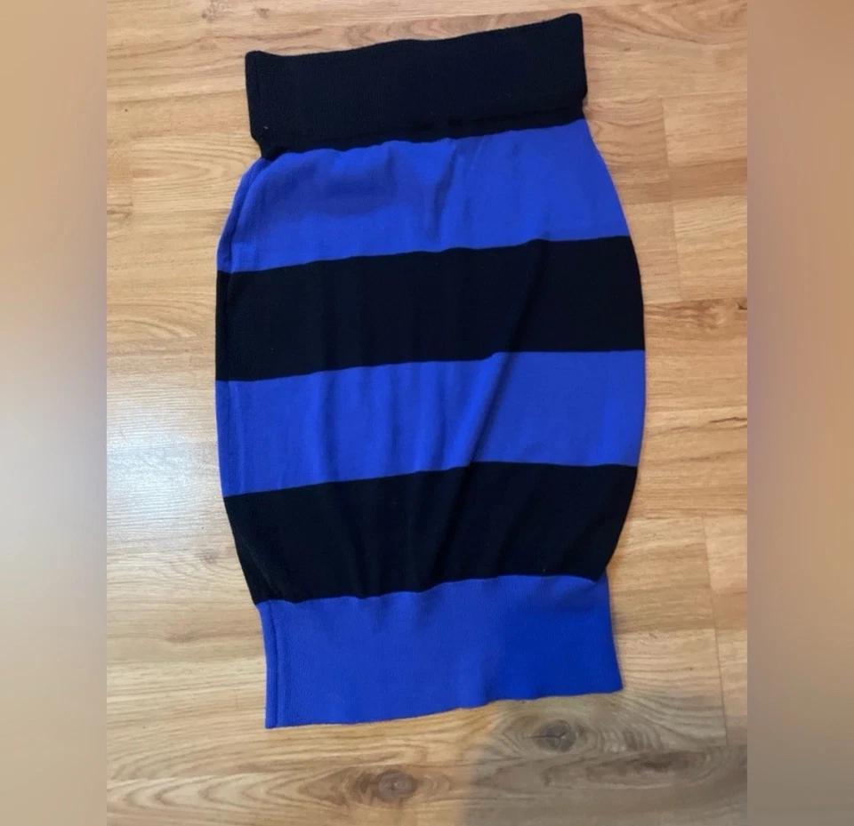 Falda Lápiz Derek Heart Colorblock Tejido Elástico Talla Pequeña - Top Negro y Azul Foto 2 de 4