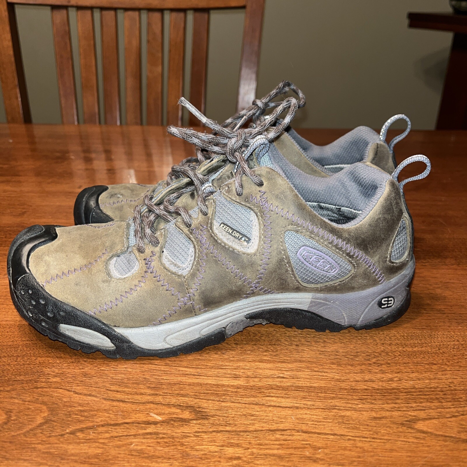 Scarpe da ginnastica Keen Dry in pelle da trekking US 8