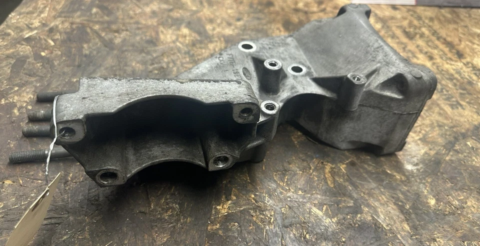 97-02 Ford Econoline VAN Super Duty 7.3L suporte F7TE-19E708-BA para E350 fabricante de equipamento original - Imagem 3 de 4