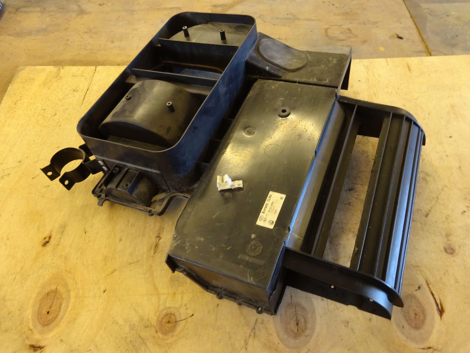 HEATER BOX HOUSING UPPER FERRARI F355 95