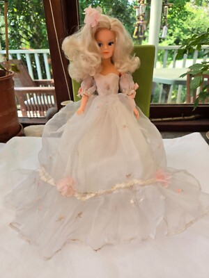 1986 Vintage Sindy    Romance  N  Roses  (42047