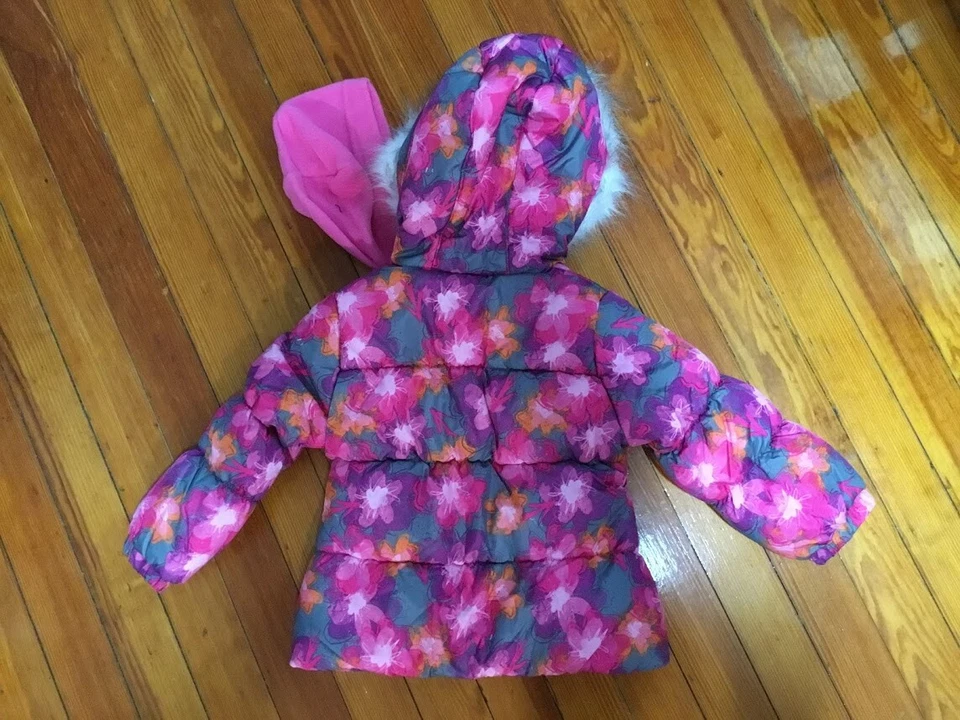 Chaqueta acolchada floral London Fog para niñas pequeñas talla 3T Foto 2 de 4