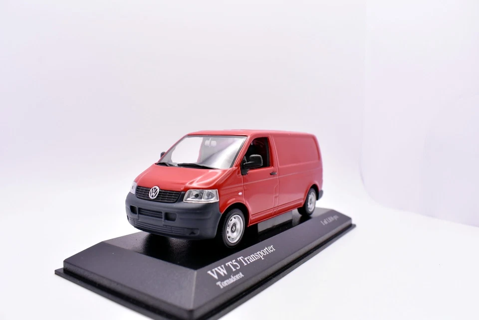 Modellino auto scala 1:43 VW T5 Transporter red minichamps diecast modellismo - Immagine 2 di 4