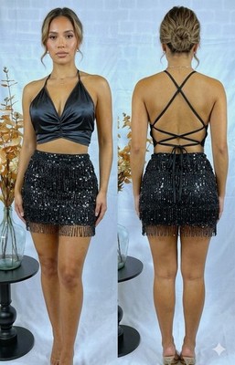 Handgefertigtes schwarzes Satin & Pailletten Fransen Set | Neckholder Crop Top & Wickelrock 