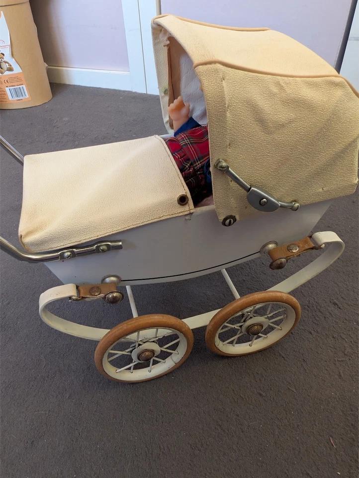 shower type doll pram - Image 2 of 4