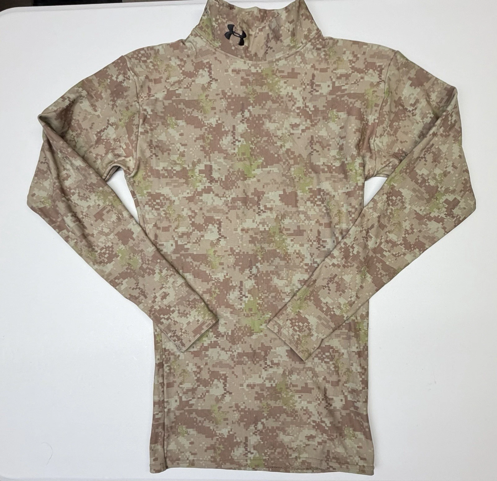 Under Armour Camouflage ColdGear Long Sleeve Base Layer Top Men’s Size Small